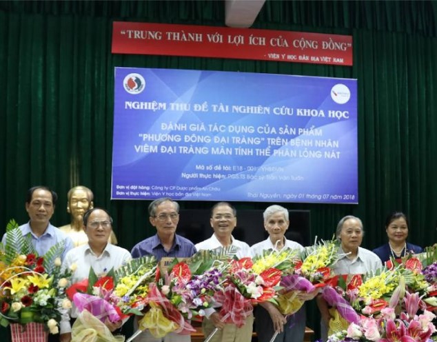 Hình ảnh các nhà khoa học tham dự trong buổi nghiệm thu đề tại